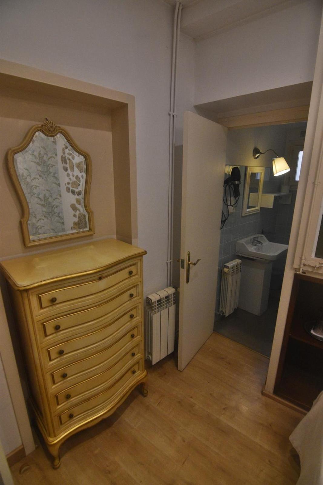 Pensio Bellmirall Gerona Exterior foto